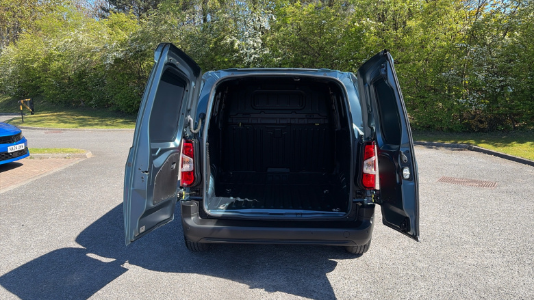 Vauxhall Combo Cargo Combo Diesel 1.5 Turbo D 100ps Prime Plus H1 Van